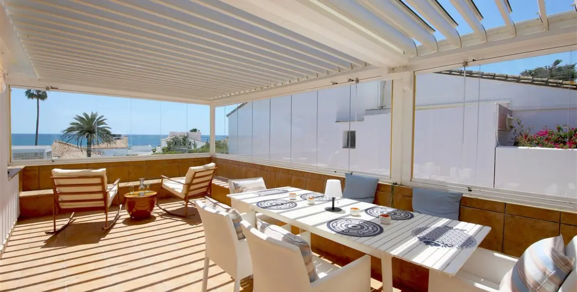 Short-term rent of detached villa in Estepona 2