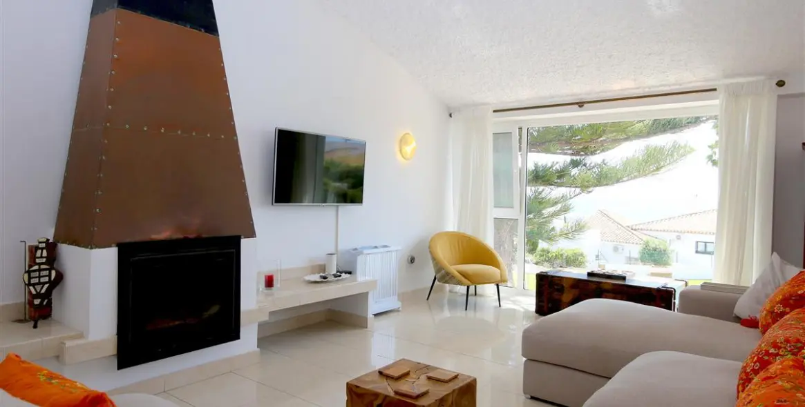Short-term rent of detached villa in Estepona 4