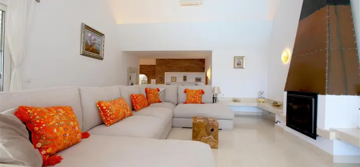 Short-term rent of detached villa in Estepona 4