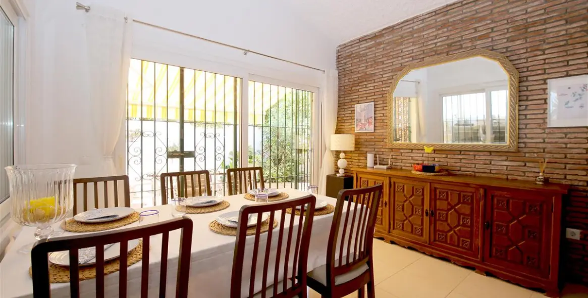Short-term rent of detached villa in Estepona 6