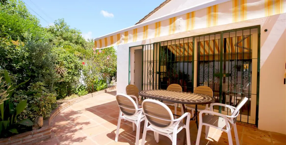 Short-term rent of detached villa in Estepona 9