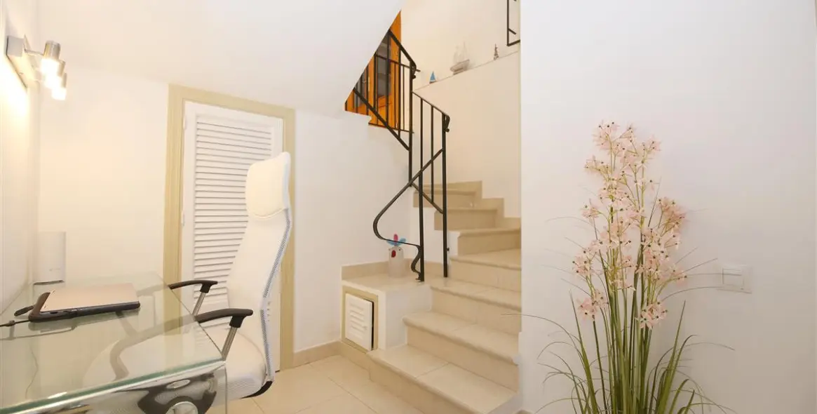 Short-term rent of detached villa in Estepona 16