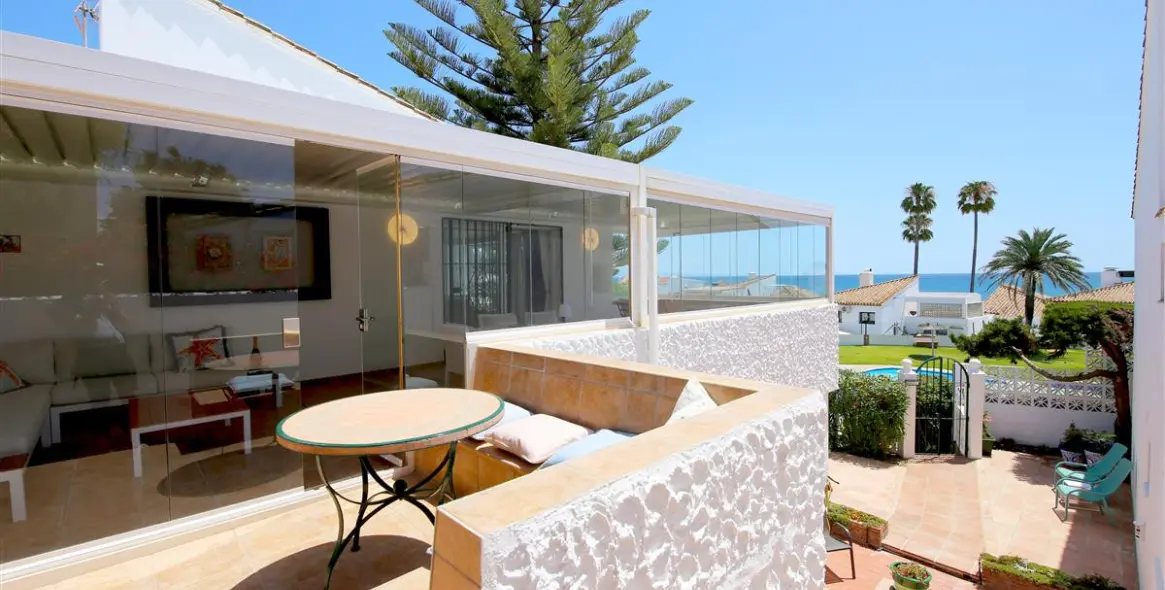 Short-term rent of detached villa in Estepona 19