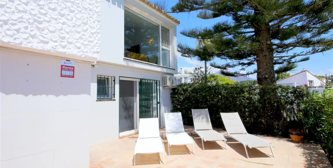 Short-term rent of detached villa in Estepona 22