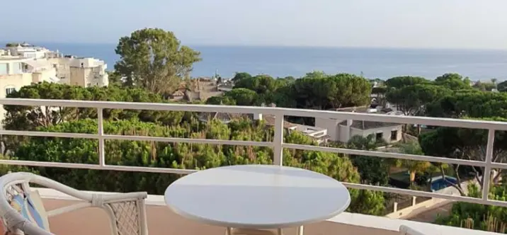 Long-term rent of middle floor apartment in Las Chapas 1