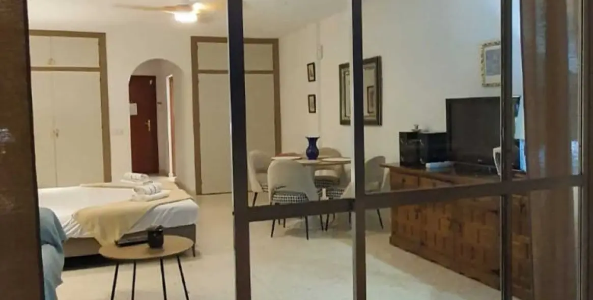Long-term rent of middle floor apartment in Las Chapas 3