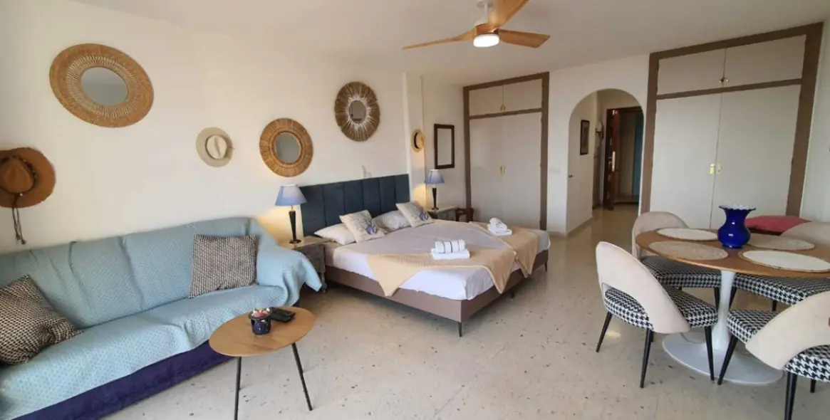 Long-term rent of middle floor apartment in Las Chapas 4