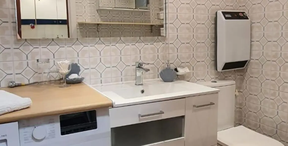 Long-term rent of middle floor apartment in Las Chapas 10