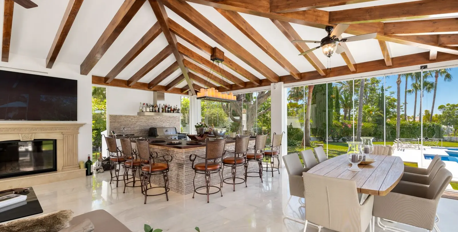 Venta de villa independiente en Nueva Andalucía 5
