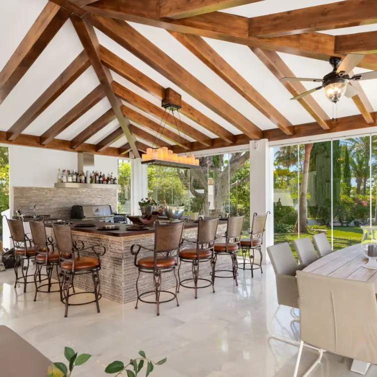 Venta de villa independiente en Nueva Andalucía