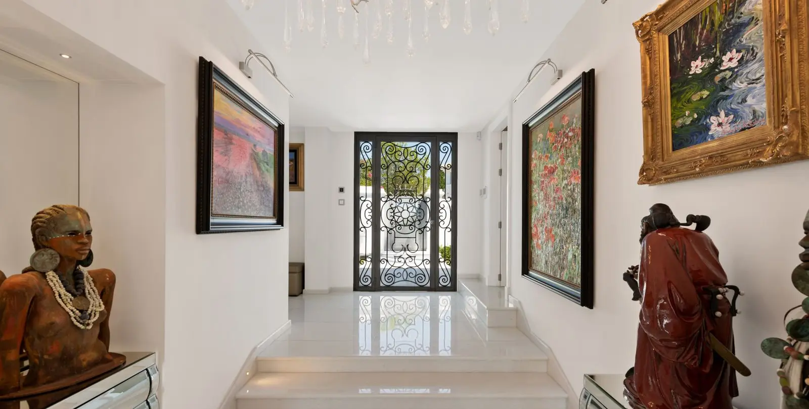 Venta de villa independiente en Nueva Andalucía 6