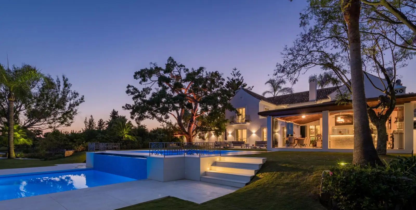 Venta de villa independiente en Nueva Andalucía 20