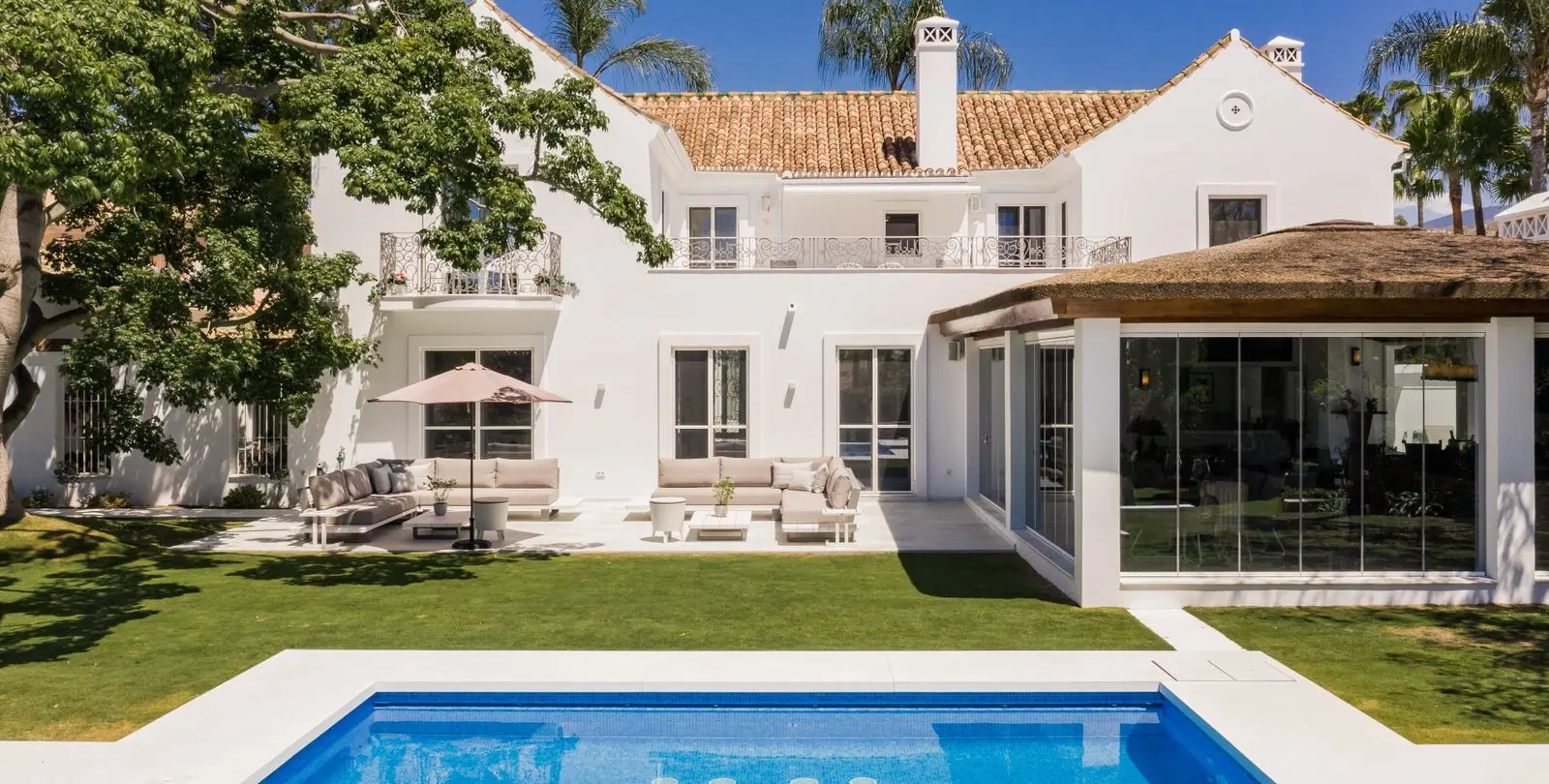 Venta de villa independiente en Nueva Andalucía 22