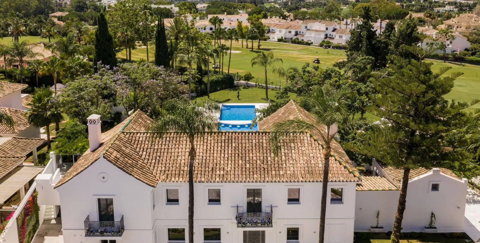 Venta de villa independiente en Nueva Andalucía 23