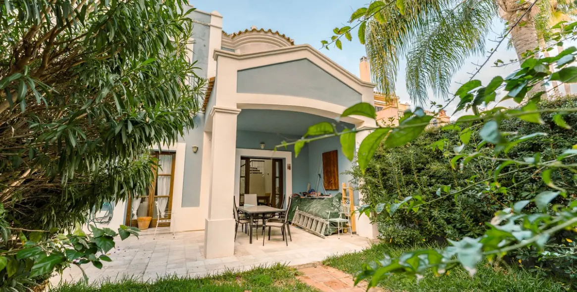 Long-term rent of townhouse in Guadalmina Alta 1