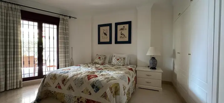 Alquiler a corto plazo de apartamento en planta baja en San Pedro de Alcántara 1