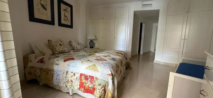 Alquiler a corto plazo de apartamento en planta baja en San Pedro de Alcántara 2
