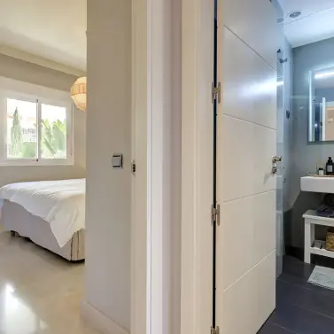 Продажа апартаментов на среднем этаже в Mijas