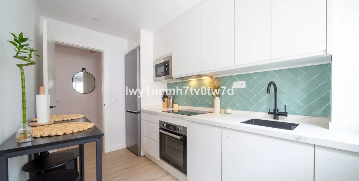 Venta de apartamento en planta media en Rincón de la Victoria 6