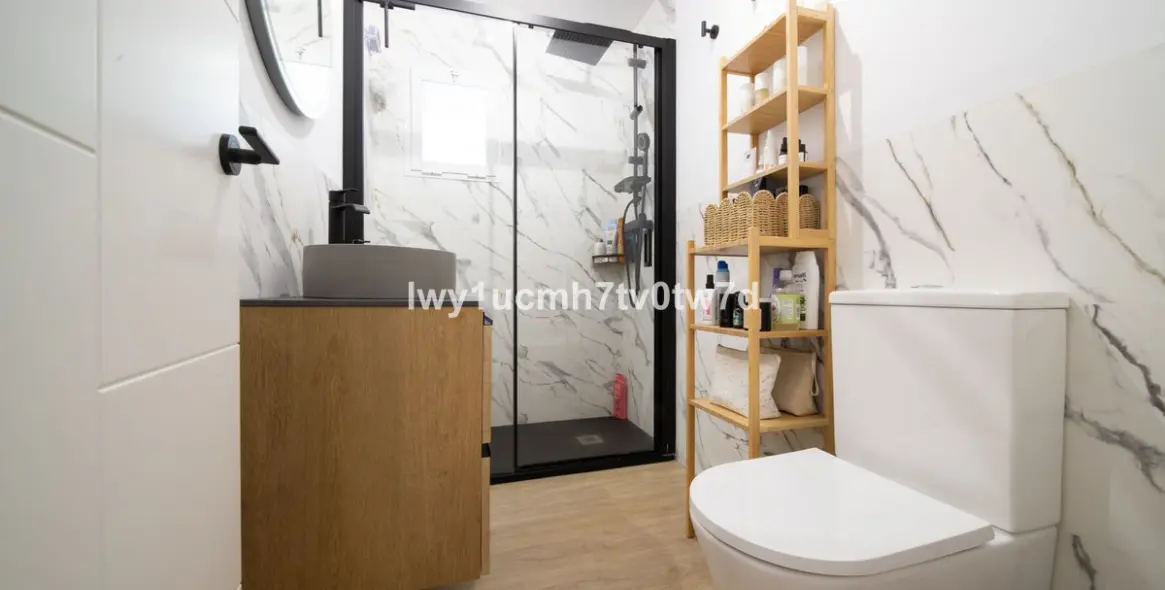 Venta de apartamento en planta media en Rincón de la Victoria 13