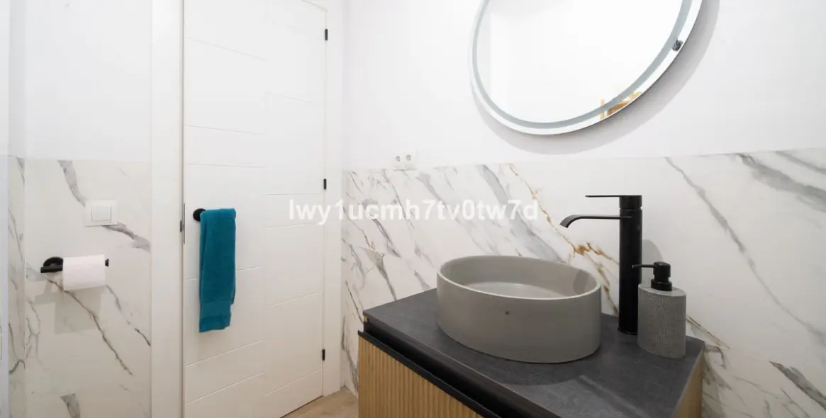 Venta de apartamento en planta media en Rincón de la Victoria 14