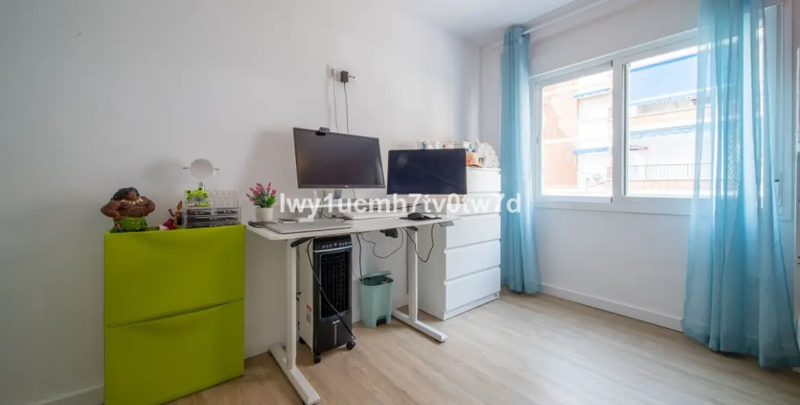 Venta de apartamento en planta media en Rincón de la Victoria 18