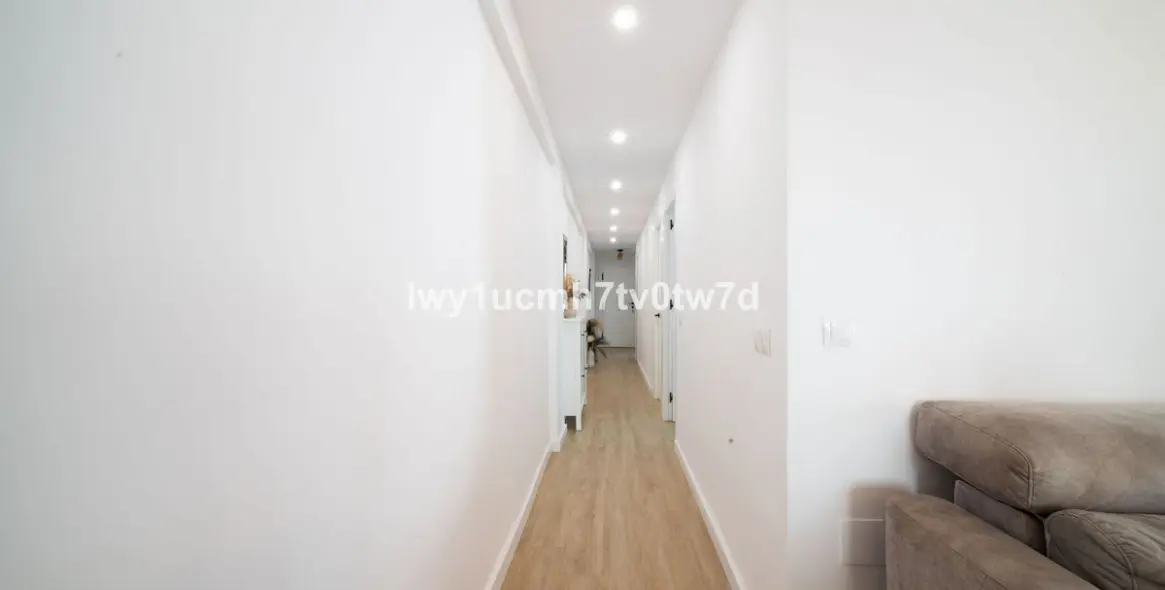 Venta de apartamento en planta media en Rincón de la Victoria 20