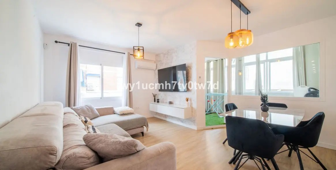 Sale of middle floor apartment in Rincón de la Victoria 21