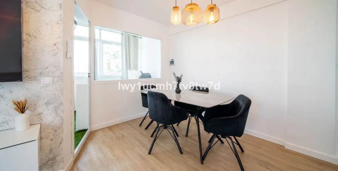 Sale of middle floor apartment in Rincón de la Victoria 24