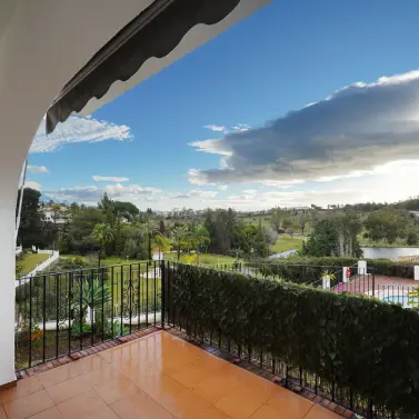 Продажа апартаментов на первом этаже в El Paraiso