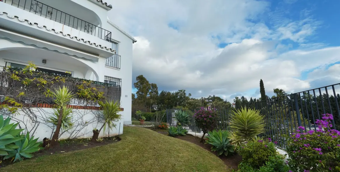 Продажа апартаментов на первом этаже в El Paraiso 3