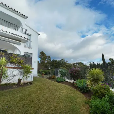 Продажа апартаментов на первом этаже в El Paraiso