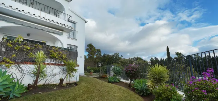 Продажа апартаментов на первом этаже в El Paraiso 2