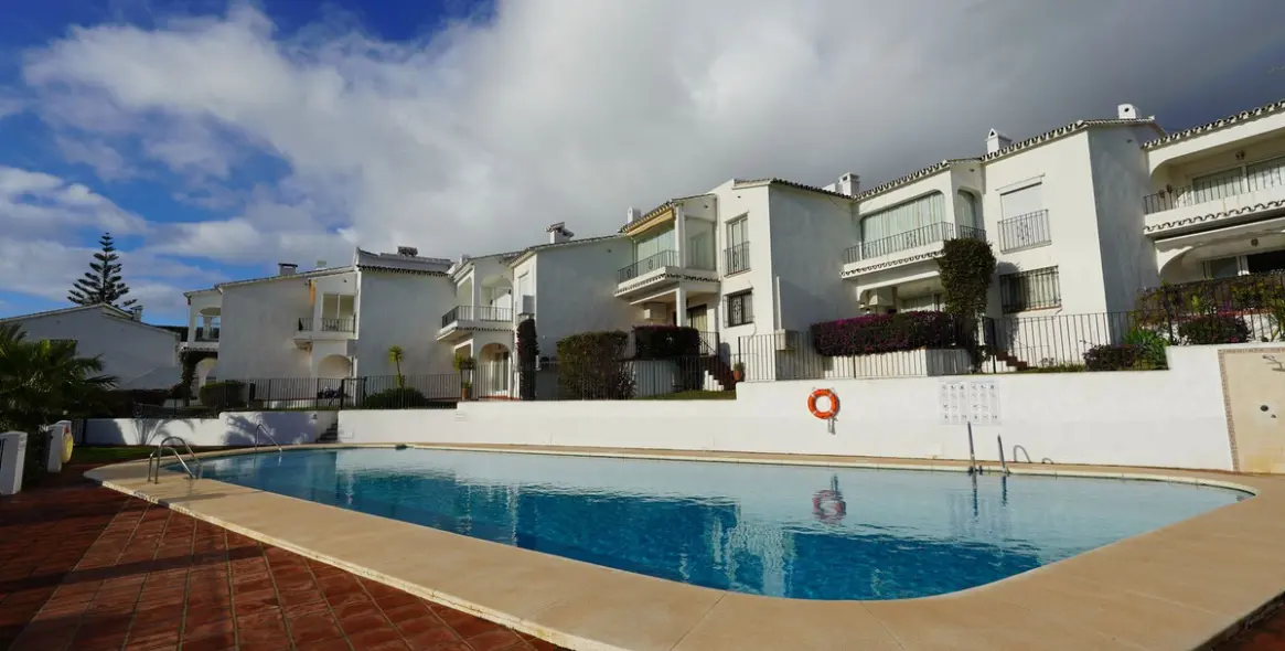 Продажа апартаментов на первом этаже в El Paraiso 13