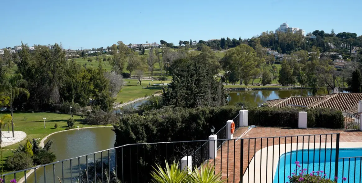 Продажа апартаментов на первом этаже в El Paraiso 19