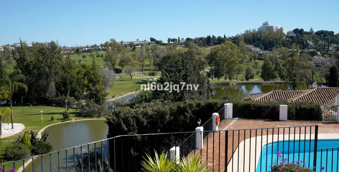 Venta de apartamento en planta baja en El Paraiso 22