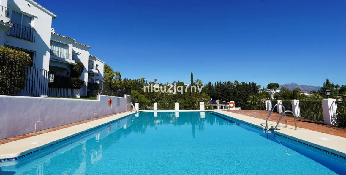 Venta de apartamento en planta baja en El Paraiso 23