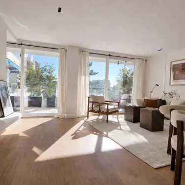 Sale of middle floor apartment in Fuengirola