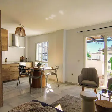 Sale of penthouse in Nueva Andalucía