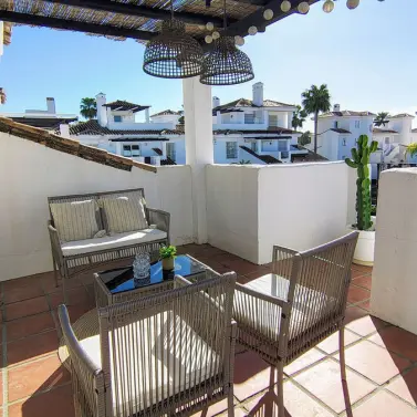 Sale of penthouse in Nueva Andalucía