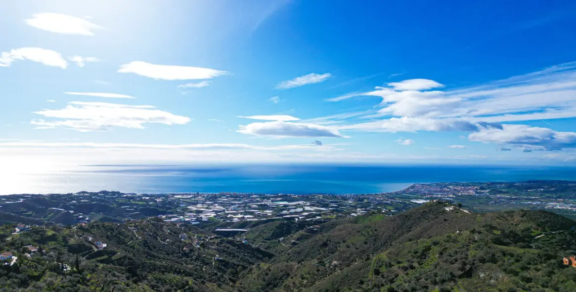 Продажа  отдельно стоящей виллы в Arenas 5