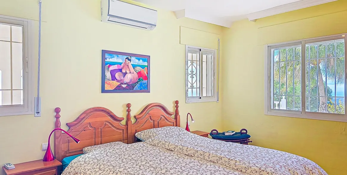 Продажа  отдельно стоящей виллы в Arenas 19