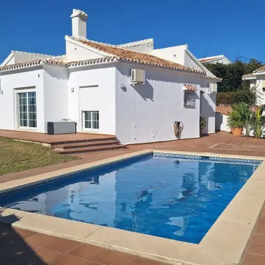 Sale of detached villa in El Chaparral