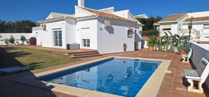 Sale of detached villa in El Chaparral 0