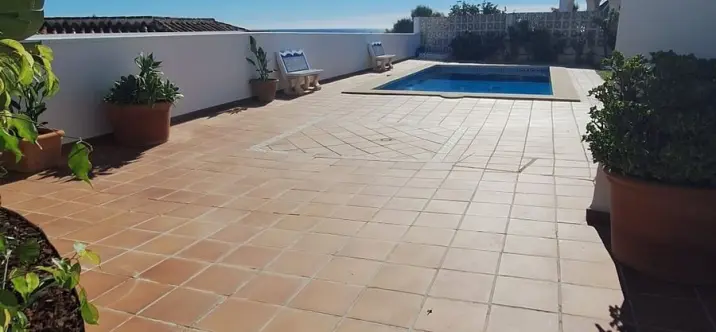 Sale of detached villa in El Chaparral 2