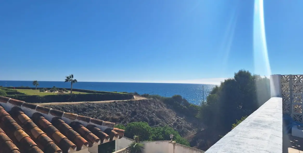 Sale of detached villa in El Chaparral 4