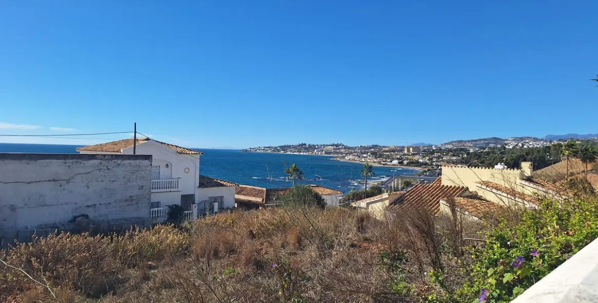 Sale of detached villa in El Chaparral 5