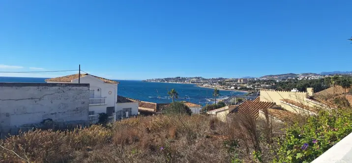 Sale of detached villa in El Chaparral 4