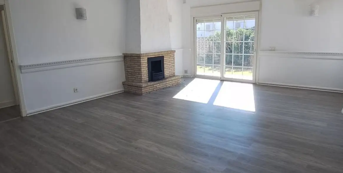 Sale of detached villa in El Chaparral 8