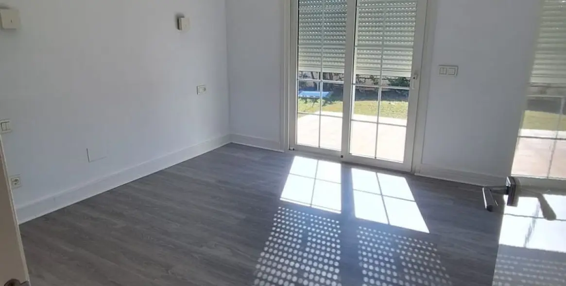 Sale of detached villa in El Chaparral 12